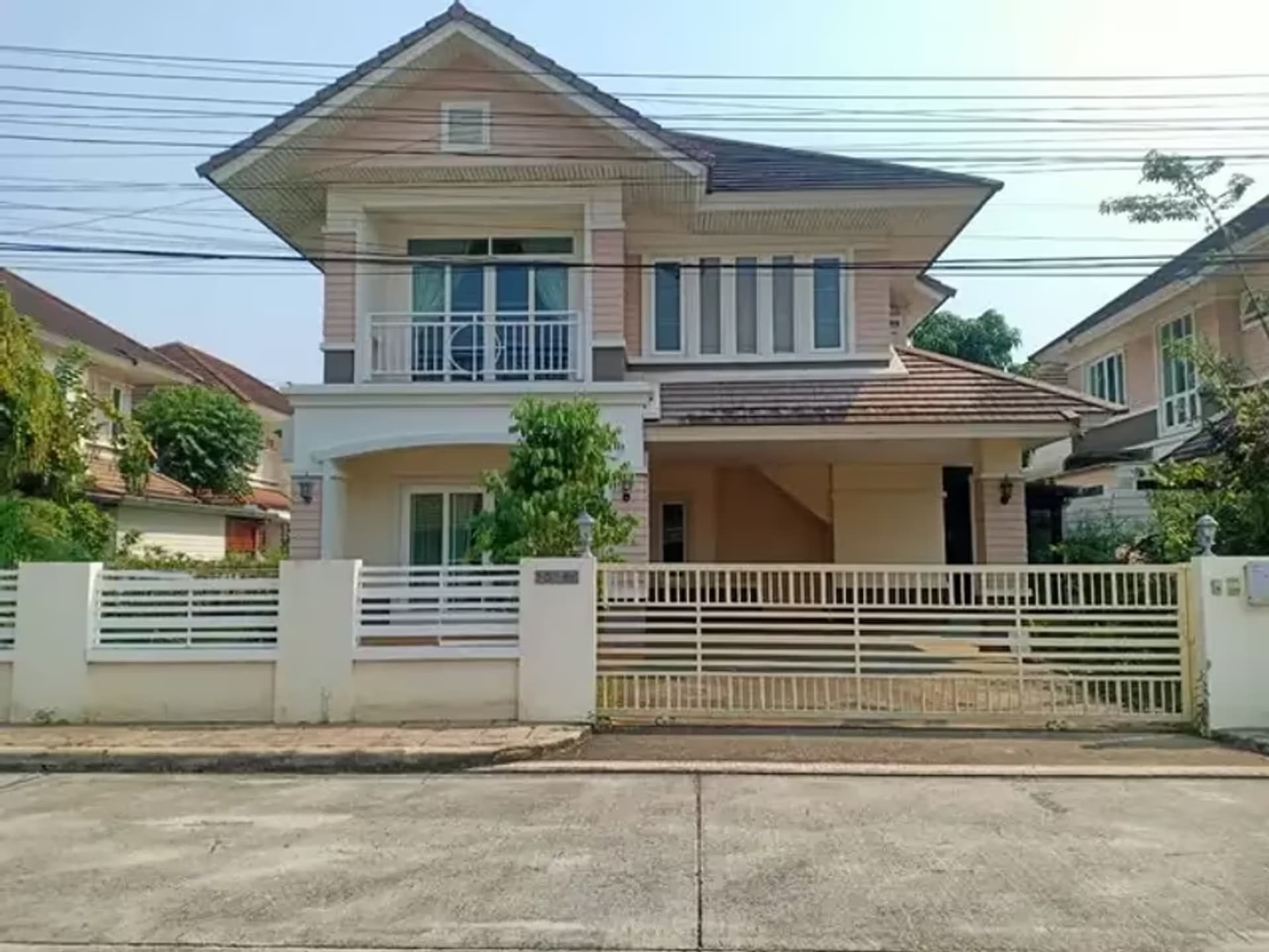 3 Bedroom House - Image 3