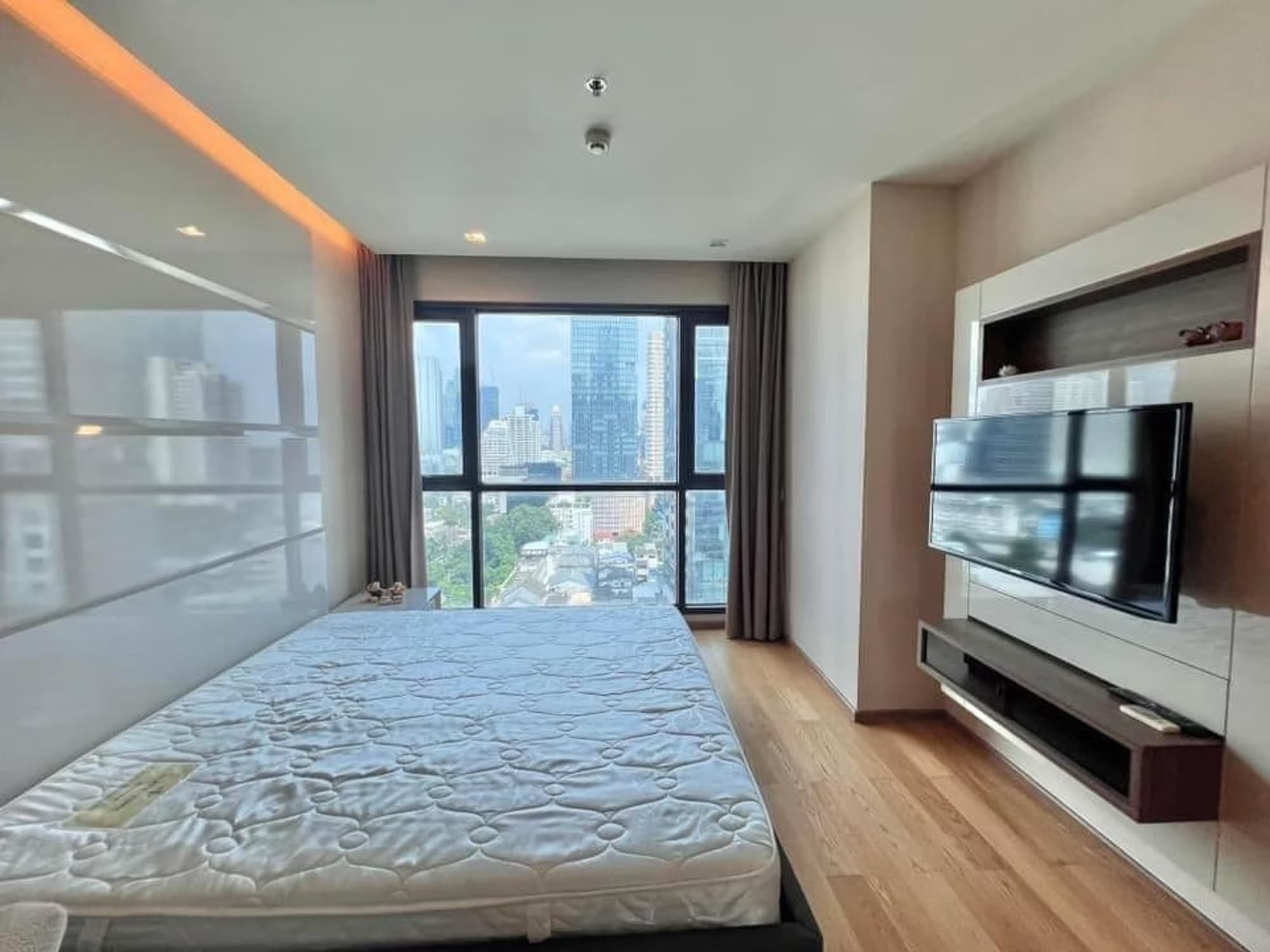 1 Bed Condo for Rent in Bang Rak - Image 10