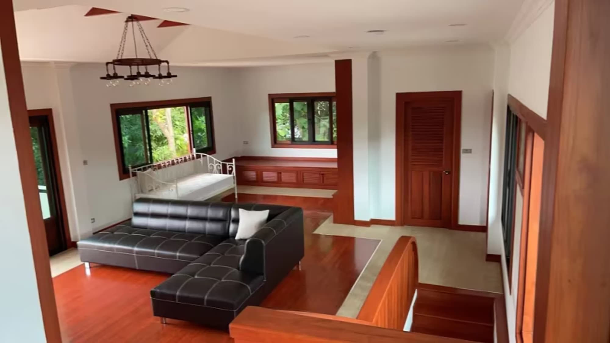 4 Bedroom House - Image 6