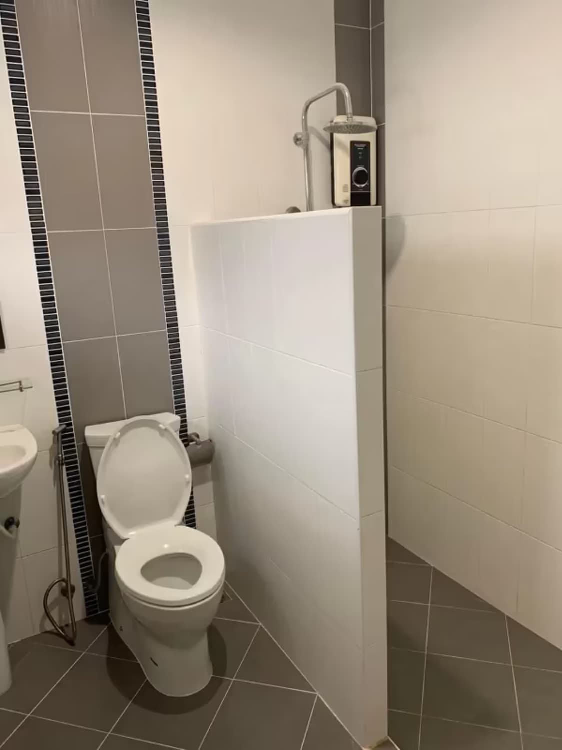 3 Bedroom House - Image 4