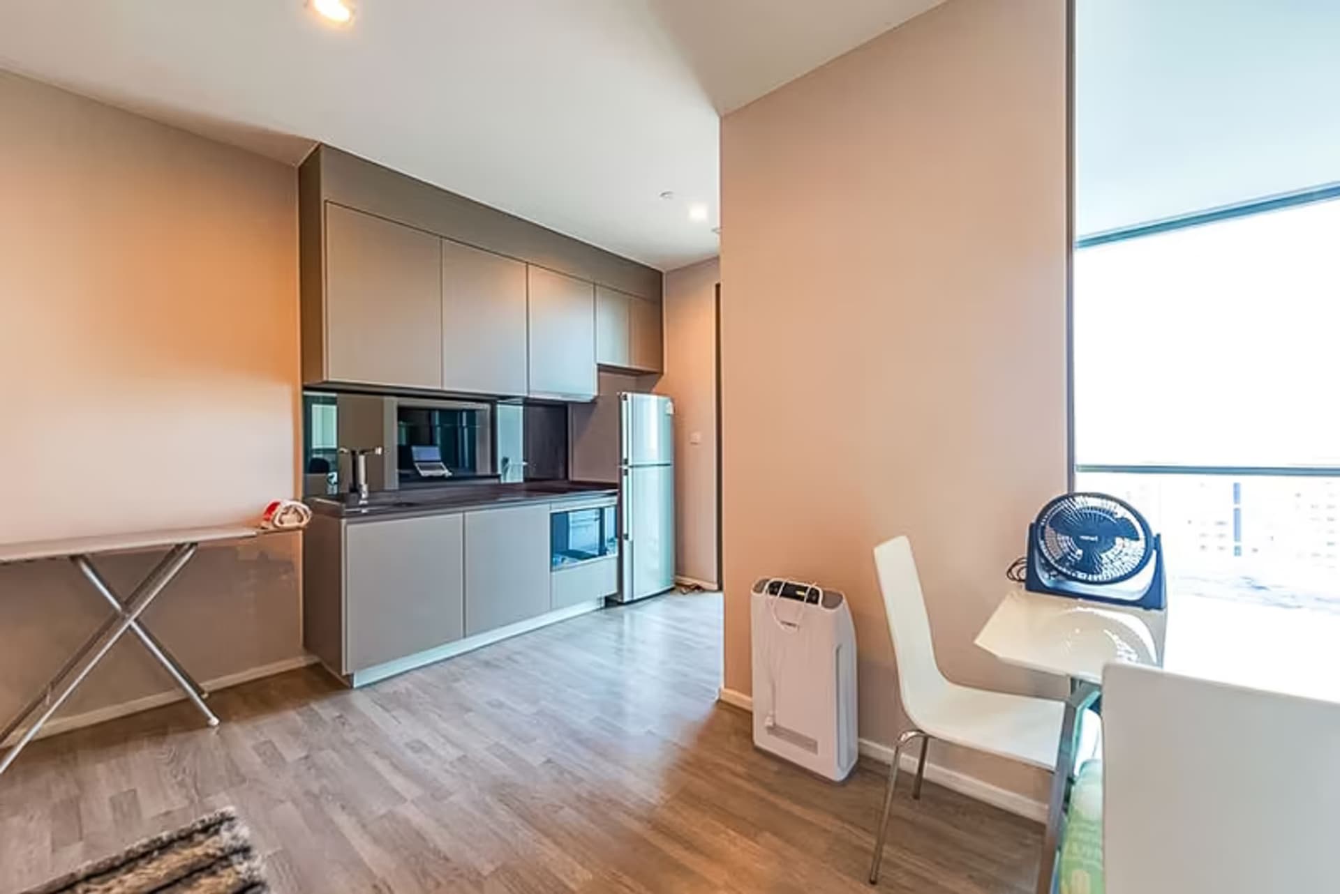 1 Bedroom Condo for Rent at The Room Sukhumvit 69 - Image 5