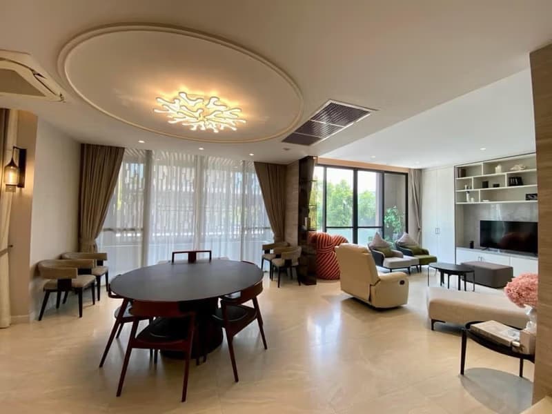 5 Bed House for Rent and Sale in Bang Kapi