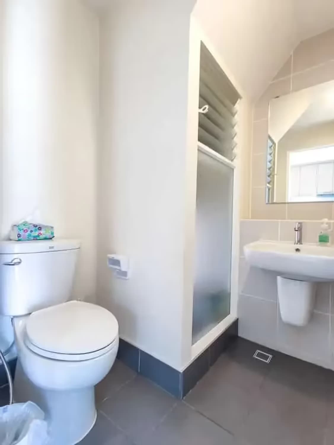 2 Bedroom House - Image 4