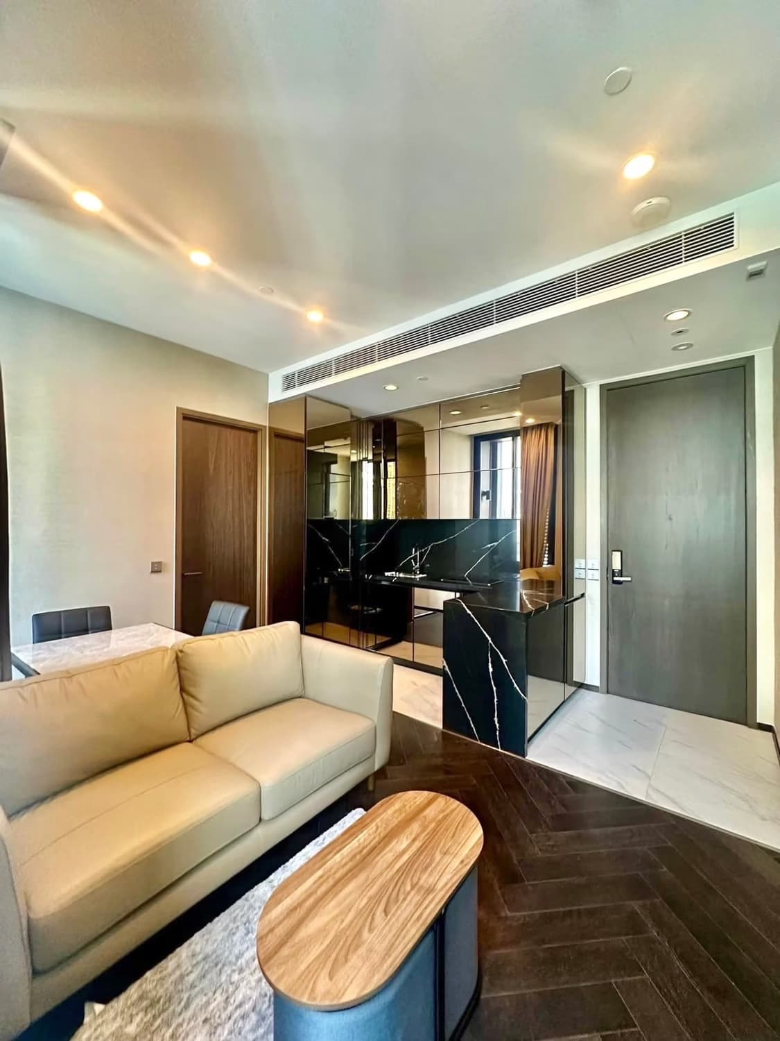 1 Bed Condo for Rent in Khlong Toei - Image 2