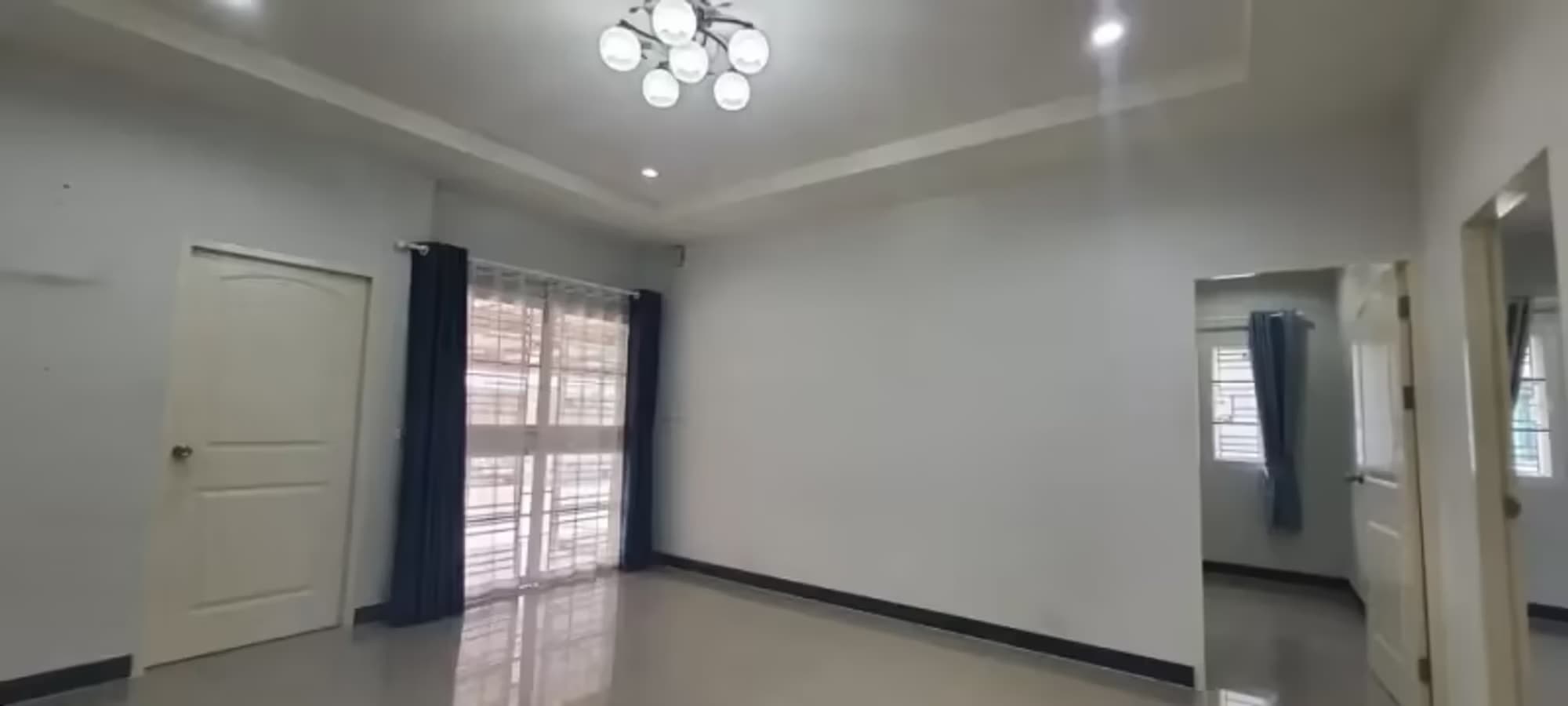 2 Bedroom House - Image 4