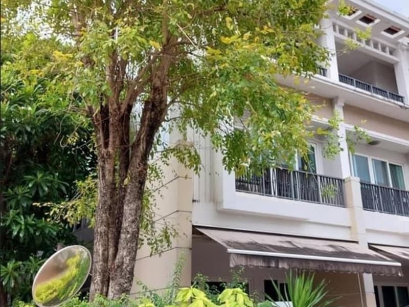 Townhouse for Sale in Sathon