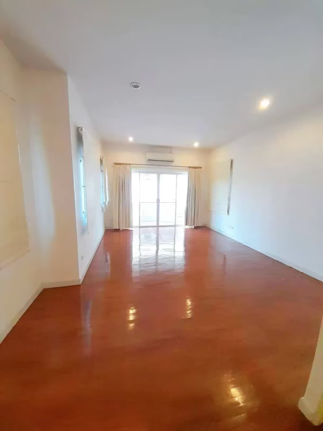 3 Bedroom House - Image 10