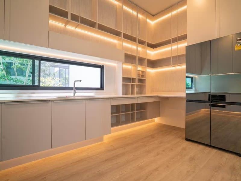 4 Bed House for Rent in Saphan Sung