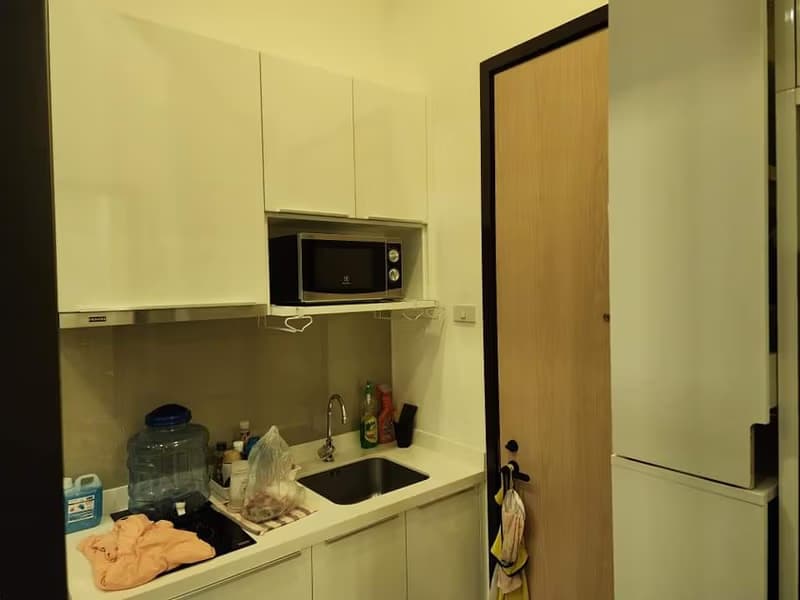 Condo for Rent at Chewathai Residence Asoke