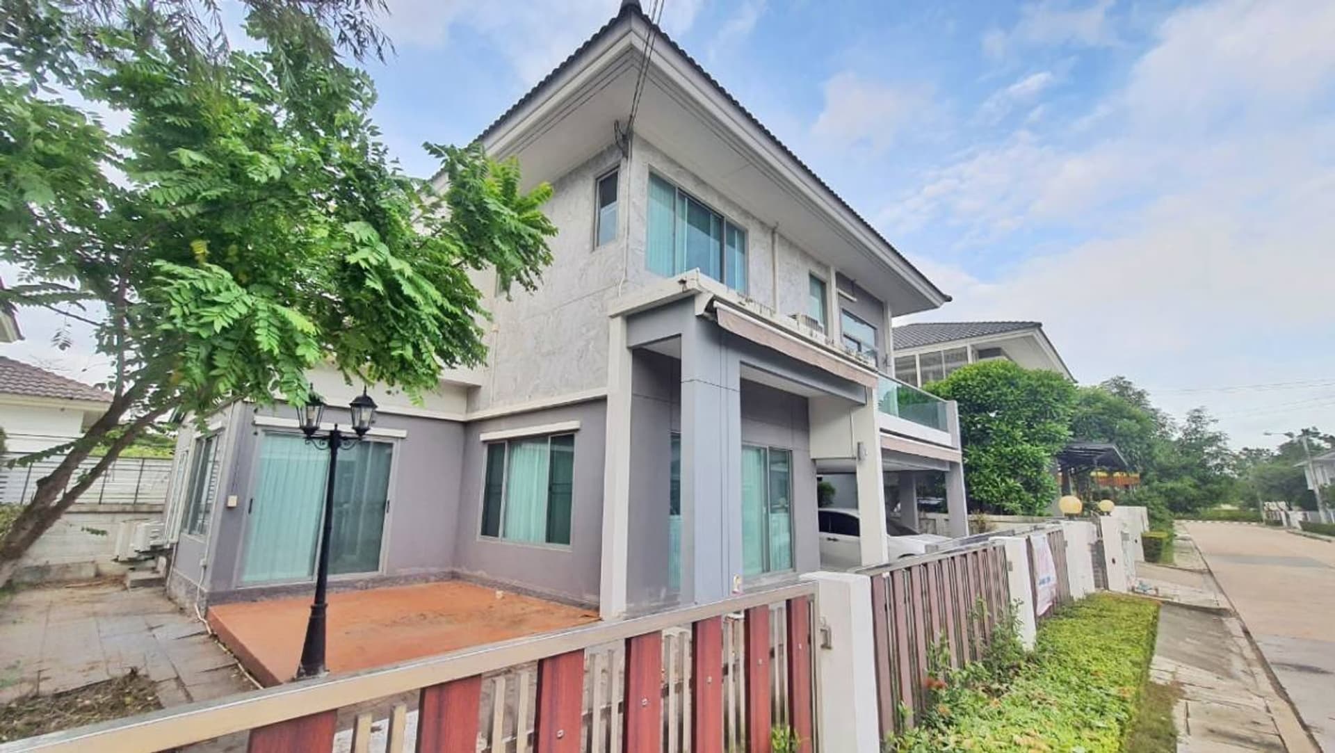 4 卧室 别墅 用于 出租 在 Lat Krabang - Image 4
