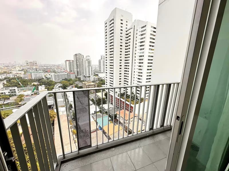 1 Bed Condo for Sale  Near Ekkamai BTS