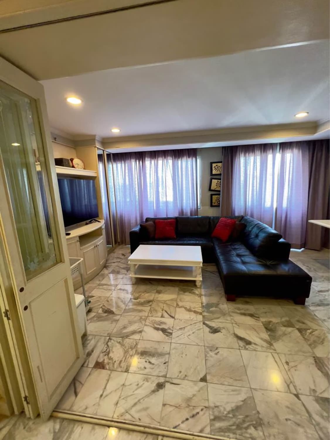 3 Bed Condo for Rent  Near Phloen Chit BTS - Image 1