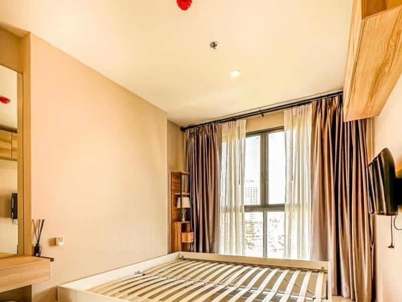 1 Bedroom Condo