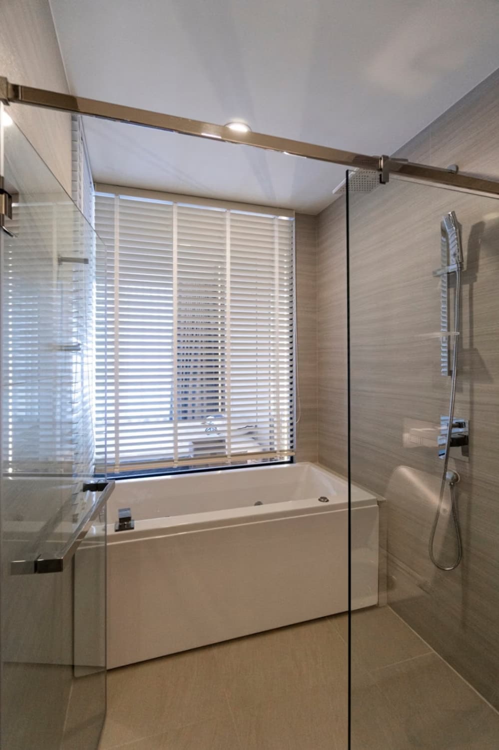 1 Bed Condo for Rent in Watthana - Image 13