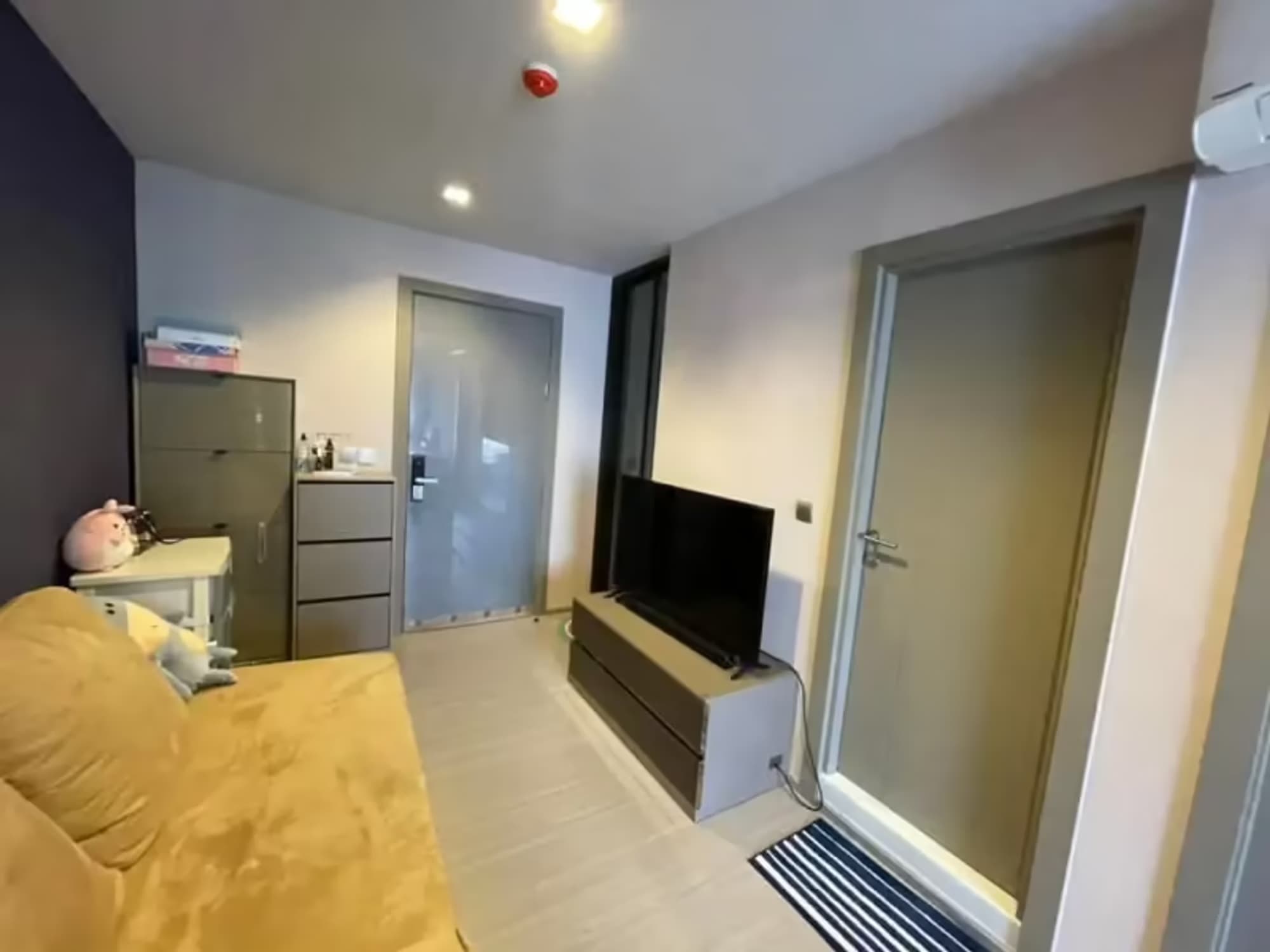 1 Bedroom Condo - Image 9