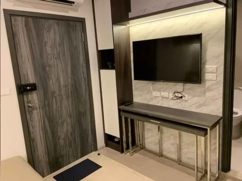 1 Bedroom Condo