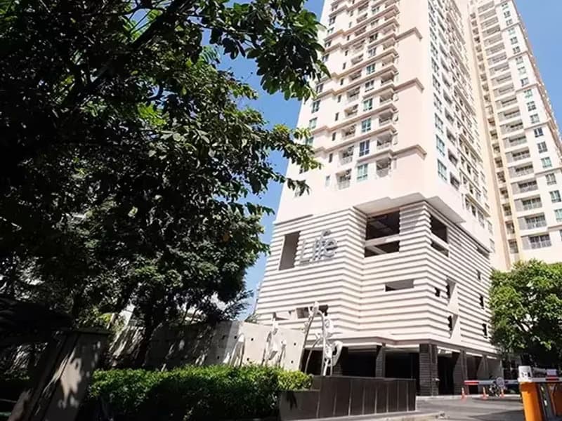 1 Bedroom Condo