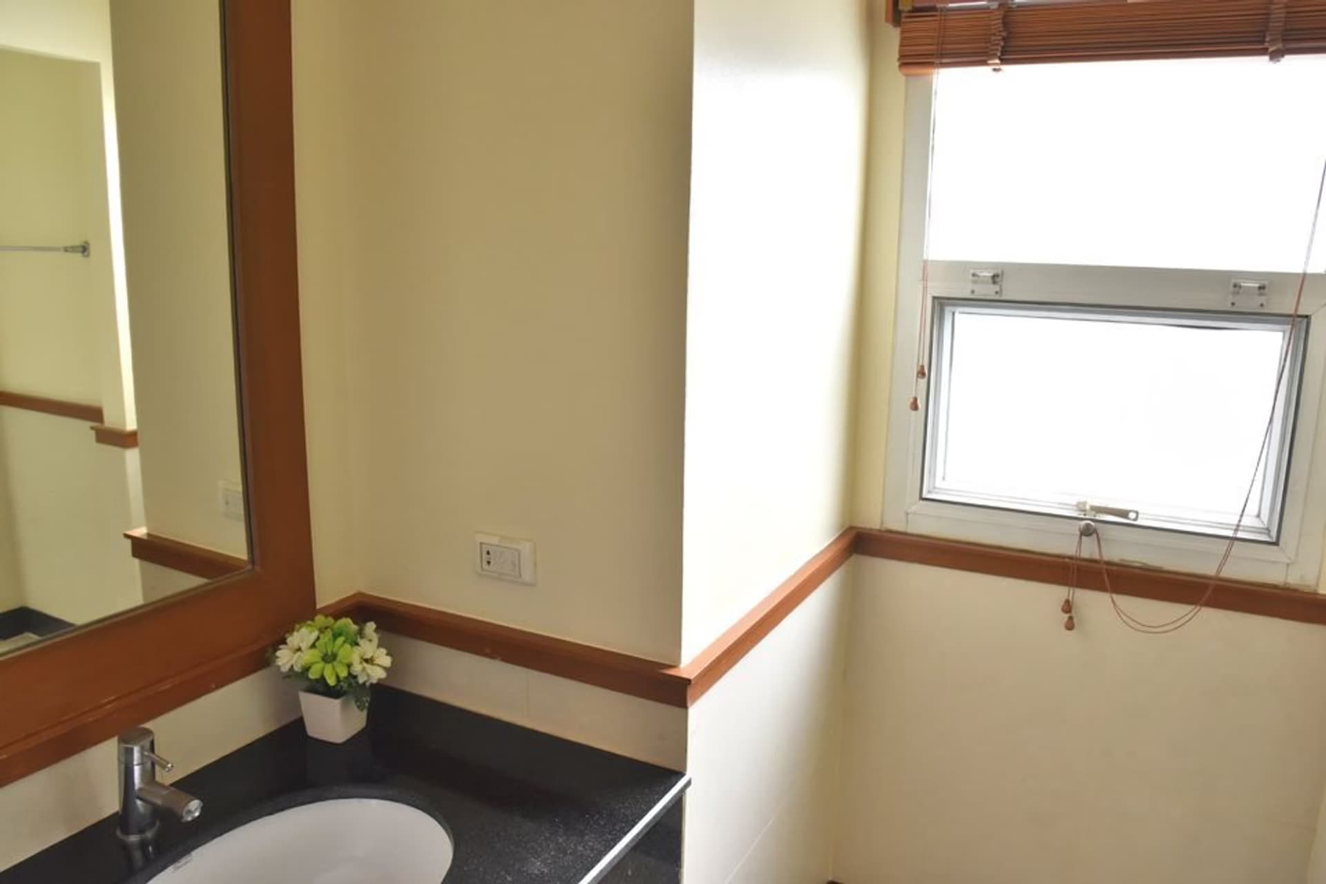 3 Bed Condo for Rent in Sathon - Image 6