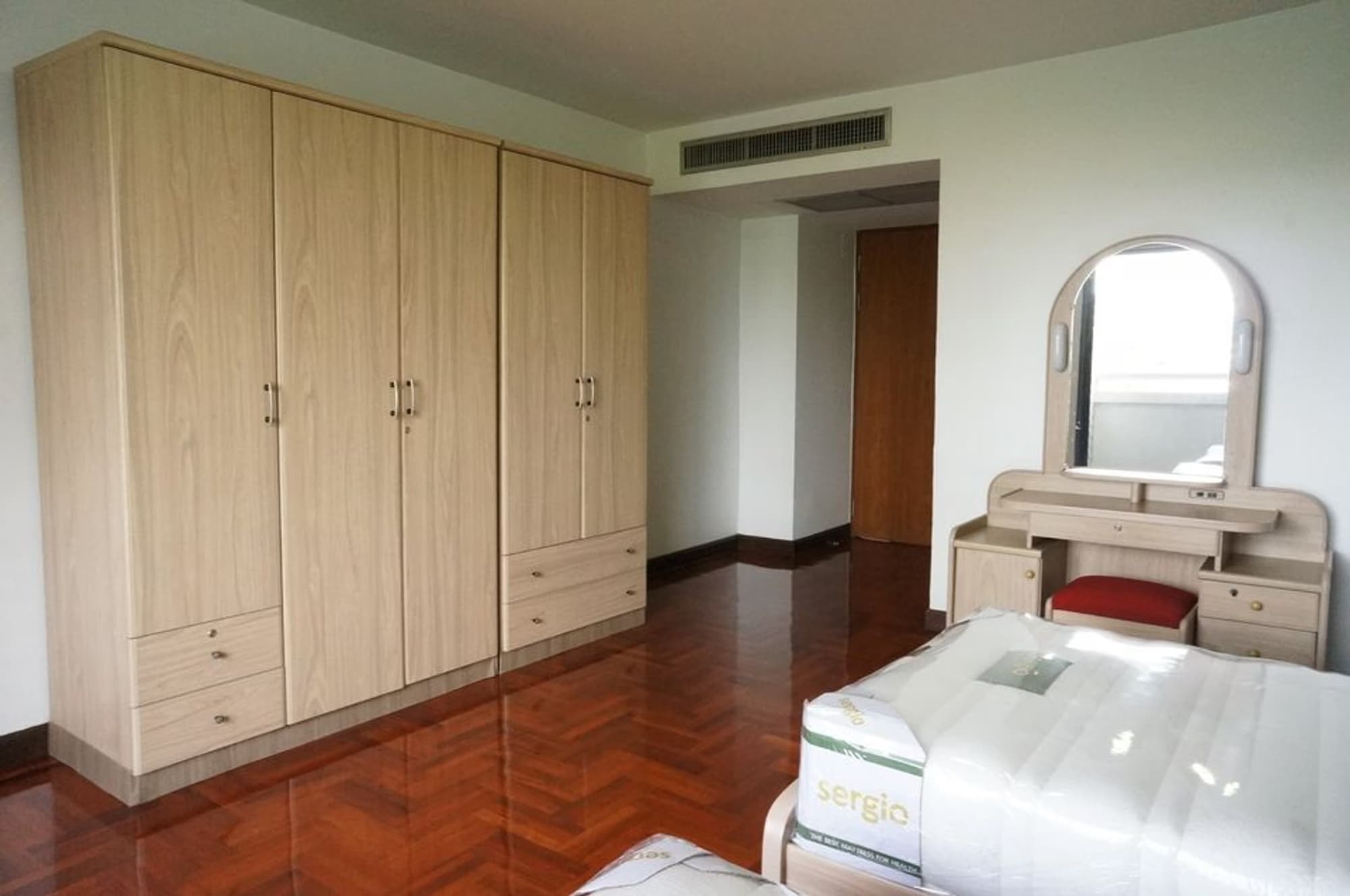 2 Bedroom Condo for Rent at Baan Suanpetch - Image 8
