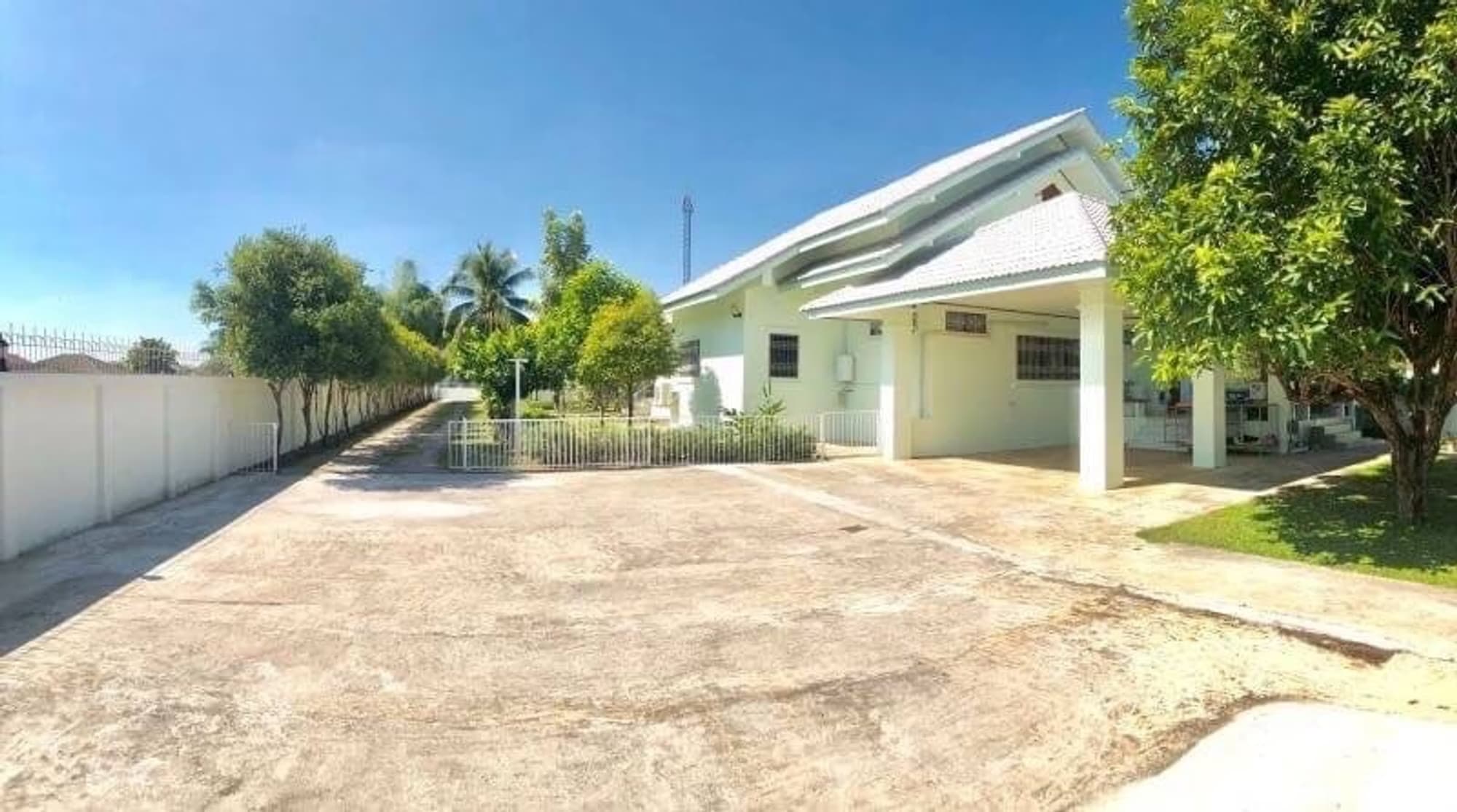3 ห้องนอน บ้าน สำหรับ ขาย ใน Mae On District - Image 2