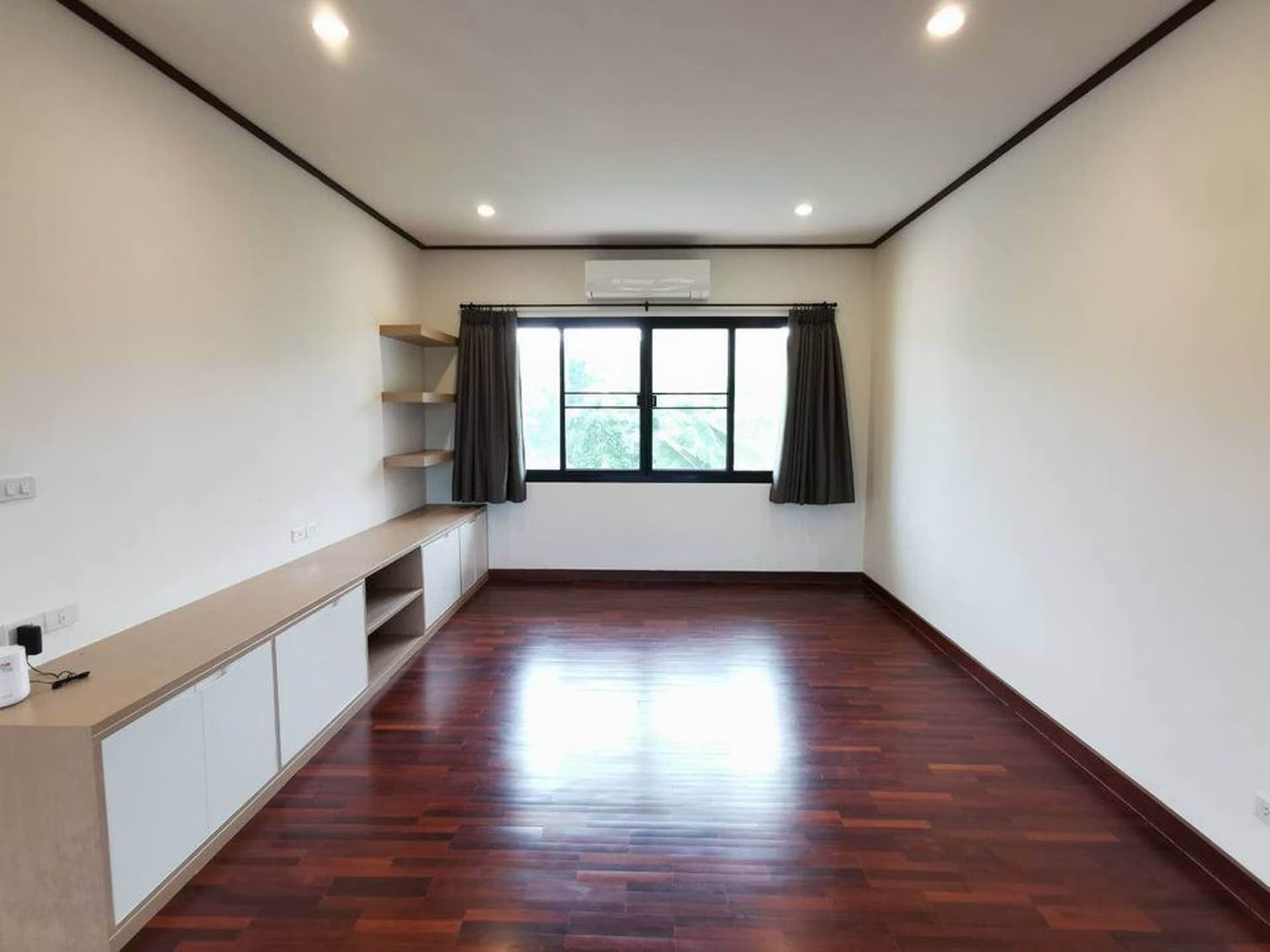 4 Bedroom House - Image 28