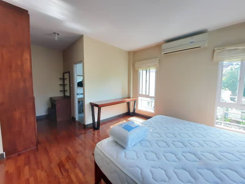 4 Bed House for Rent in Mueang Chiang Mai
