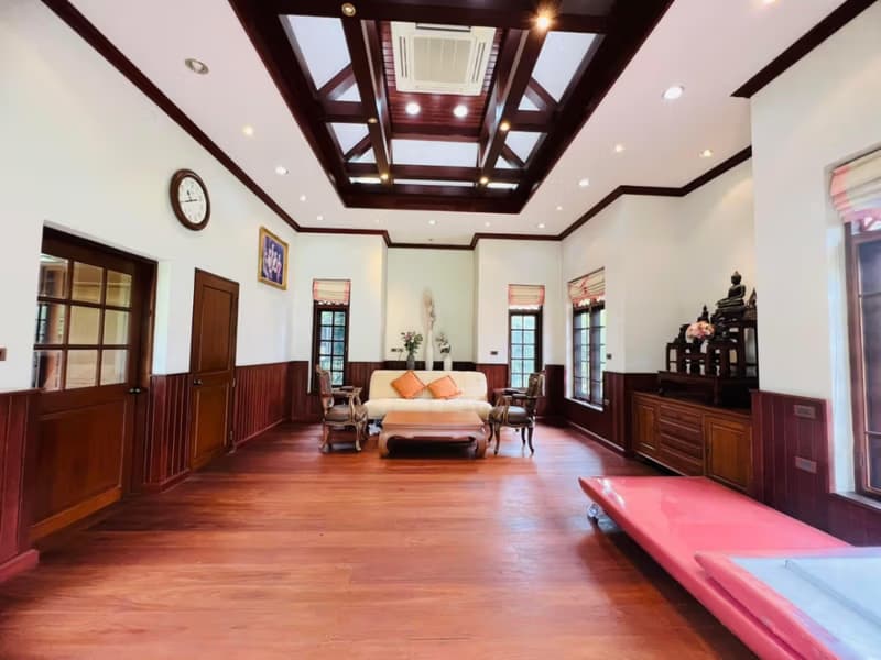 5 Bed House for Sale in Hang Dong