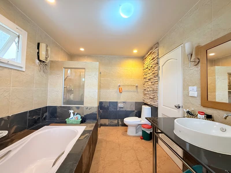 4 Bed House for Sale in Hang Dong