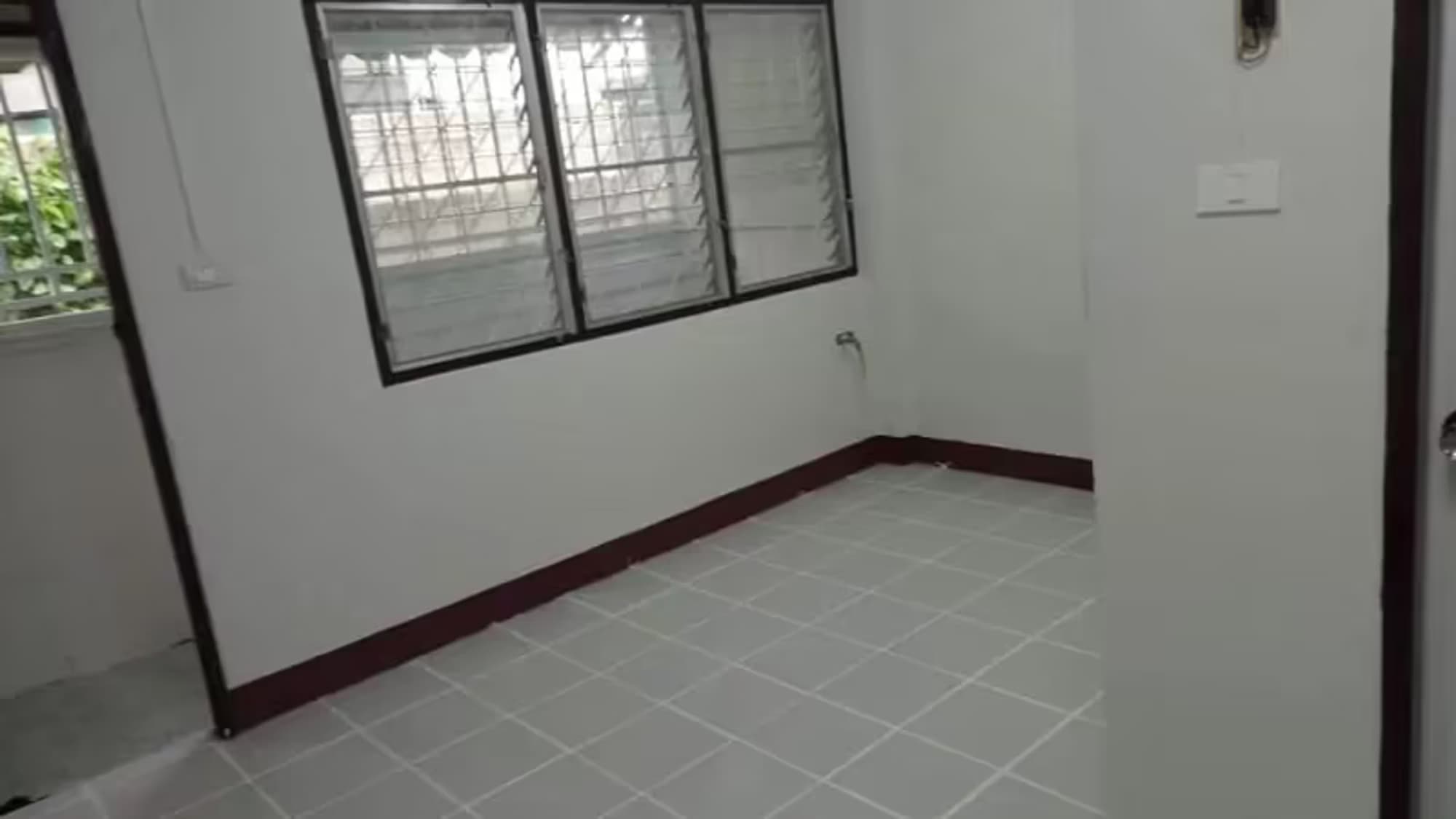 2 Bedroom House - Image 10