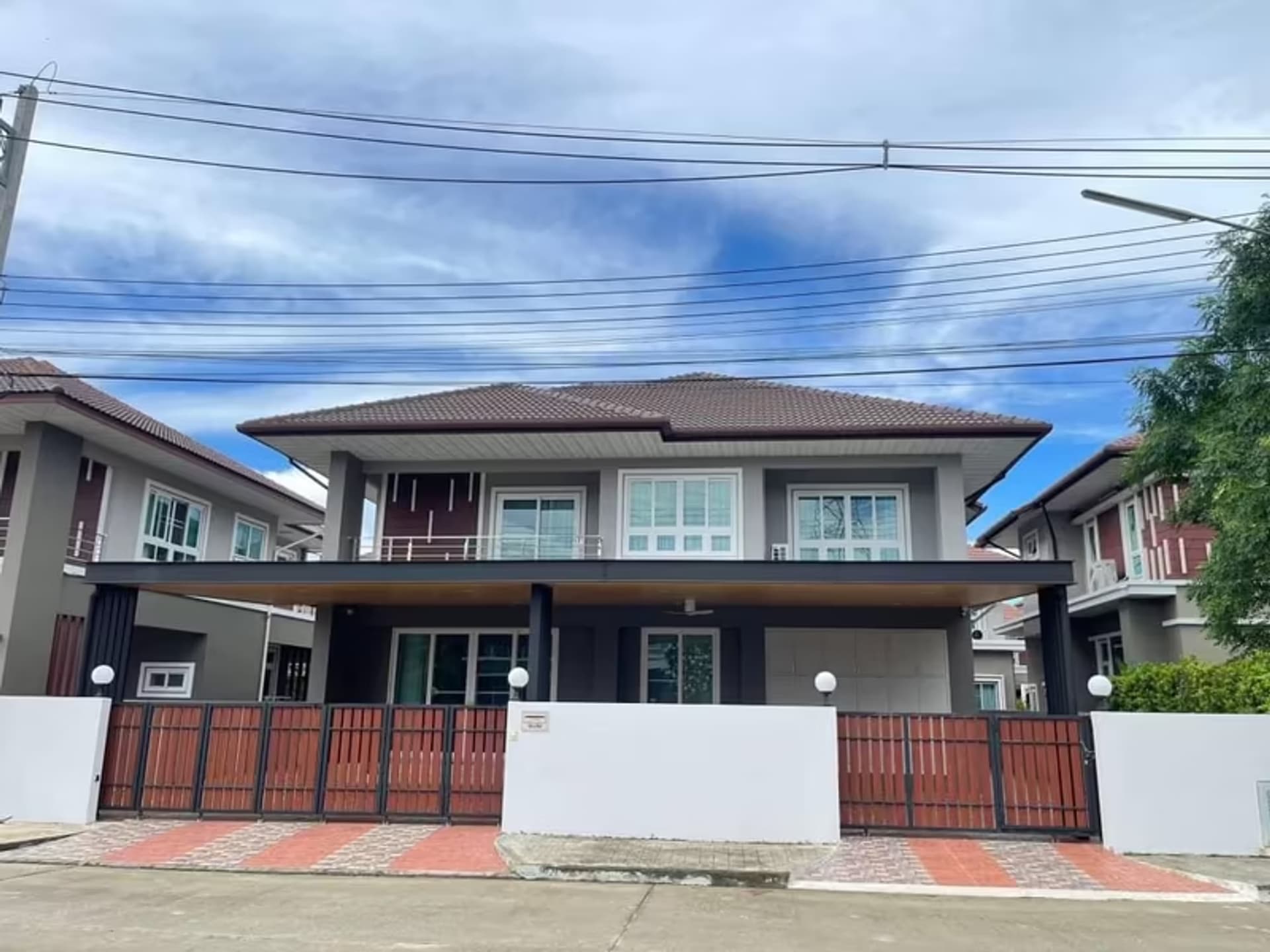 5 Bedroom House - Image 9