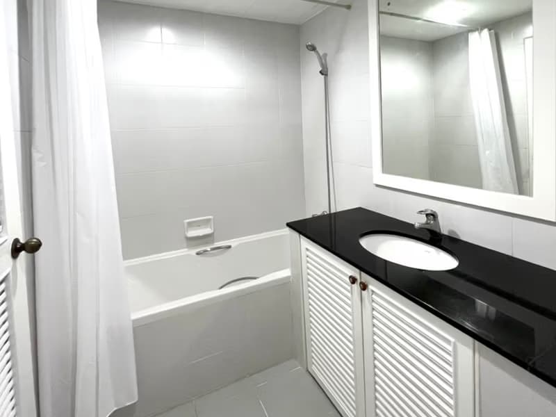 1 Bed Condo for Rent in Watthana