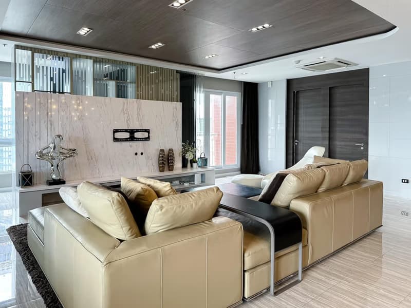 3 Bed Condo for Rent and Sale in Khlong Toei