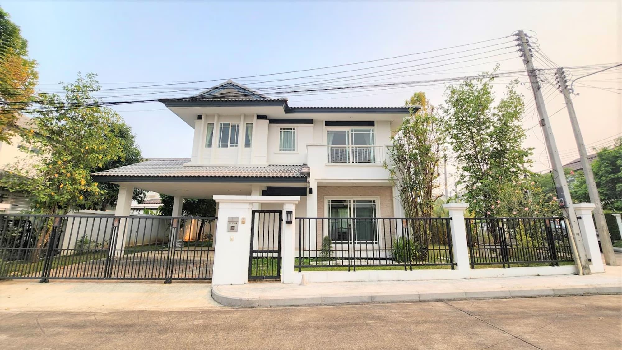 3 Bedroom House in Serene Lake - Image 1