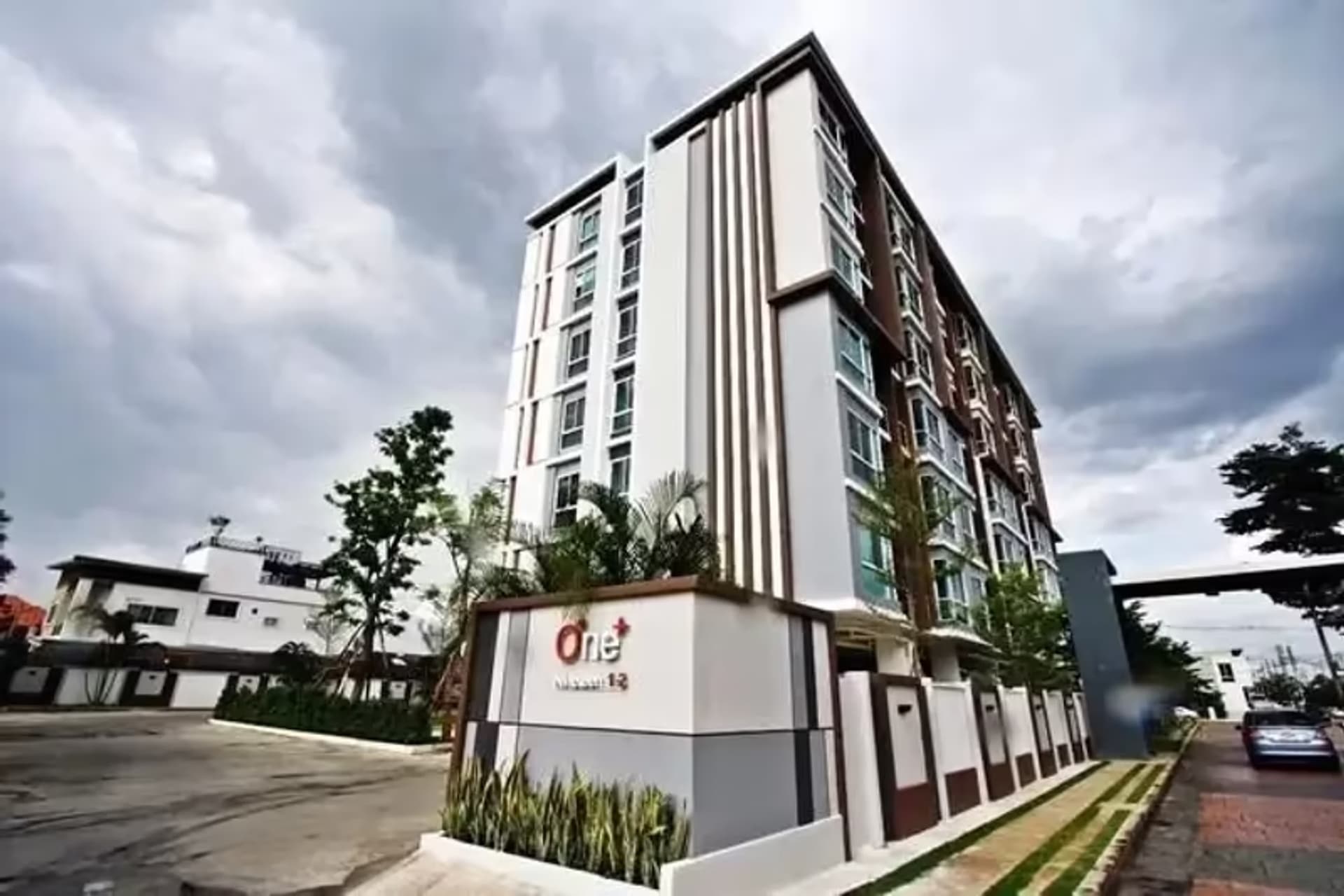 4 Bedroom Condo - Image 12