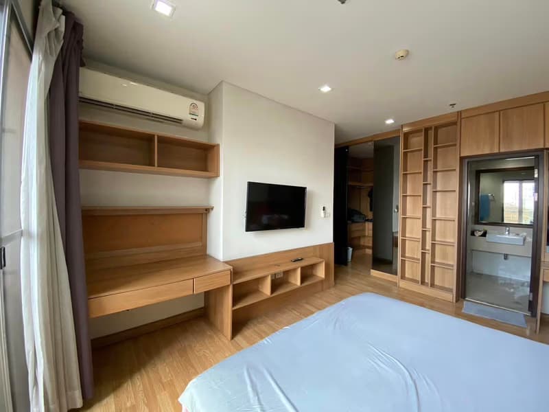 Condo for Rent at Le Luk Condominium