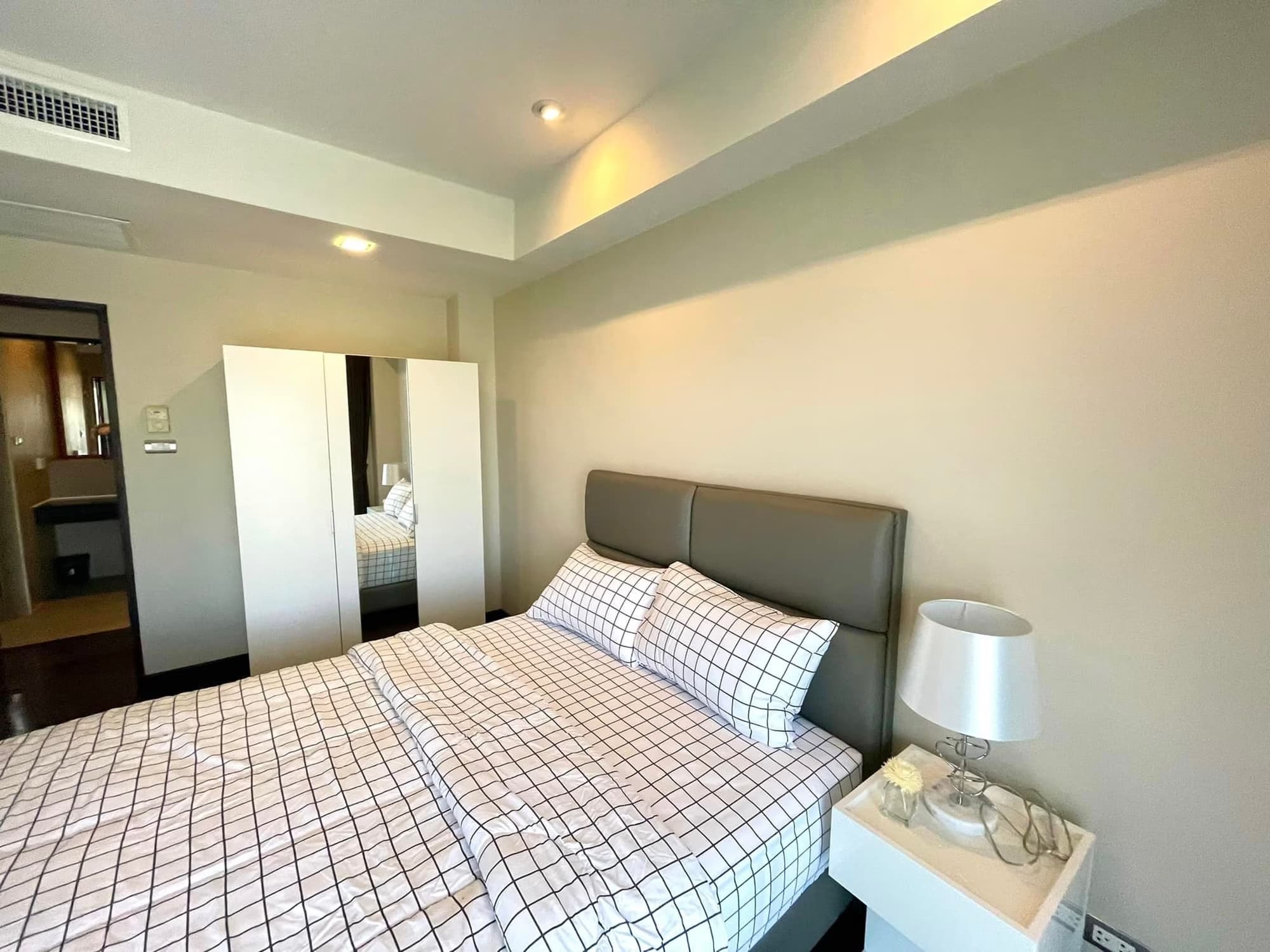 Hotel for Rent Next To Ping River - Image 23