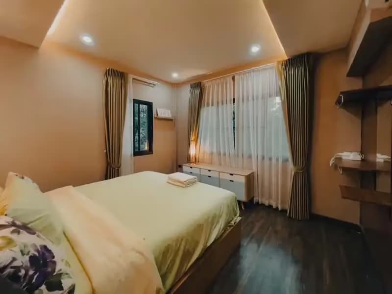 5 Bedroom House