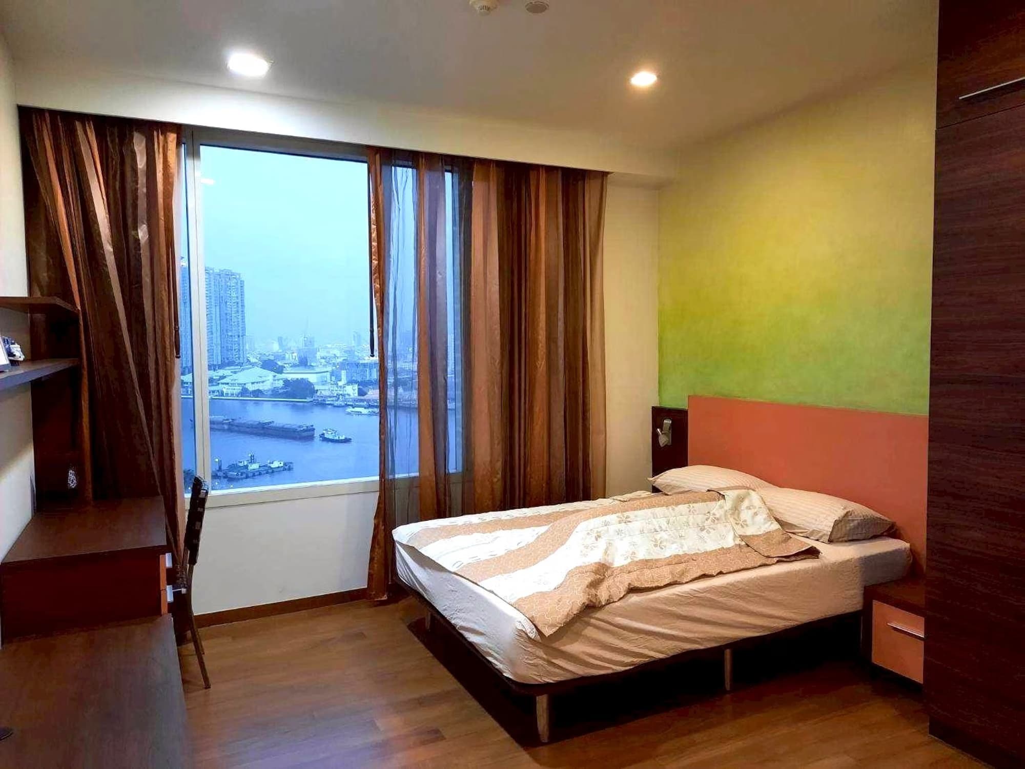 2 Bed Condo for Rent in Khlong San - Image 3