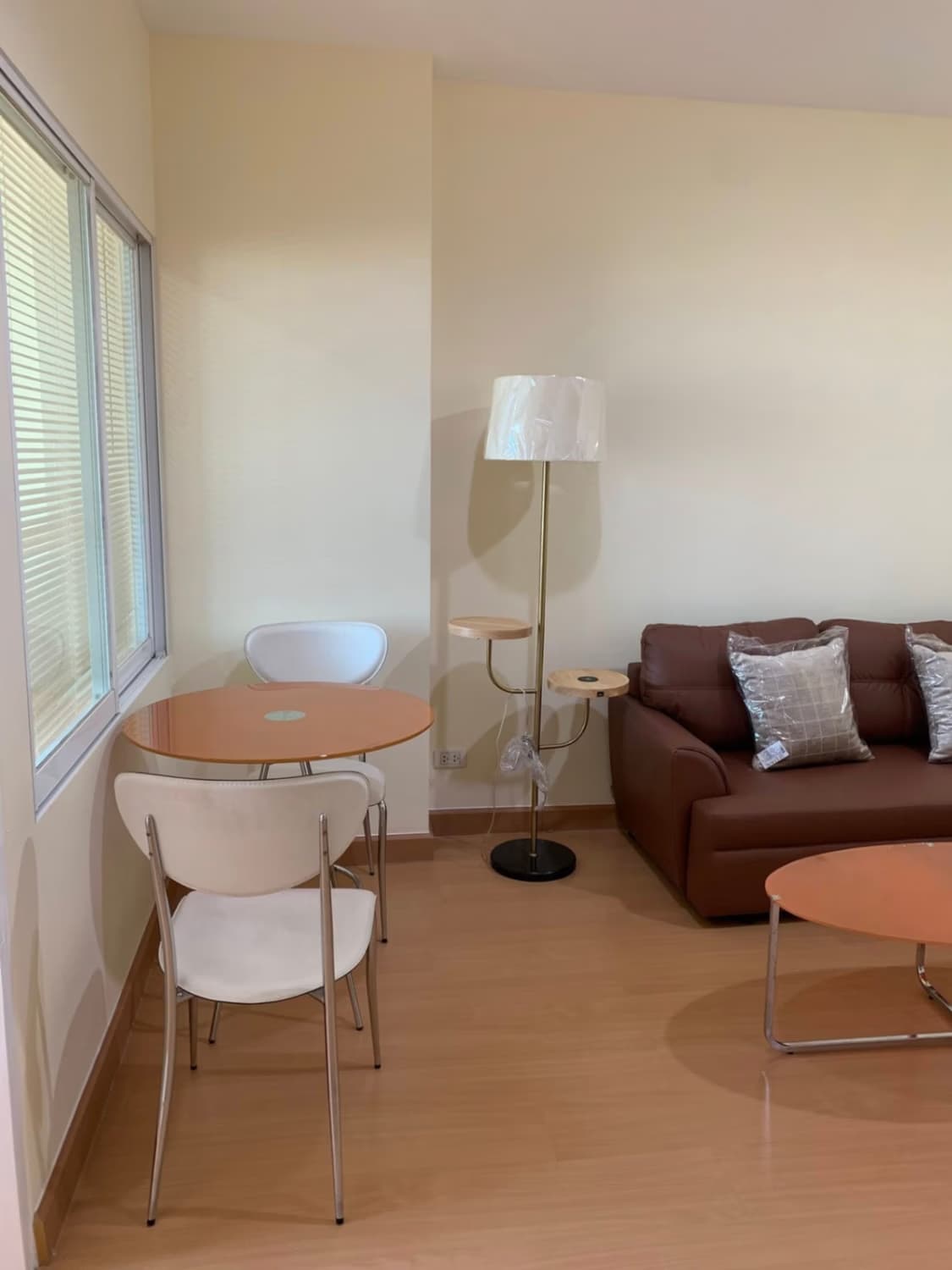 1 Bed Condo for Sale in Huai Khwang - Image 3