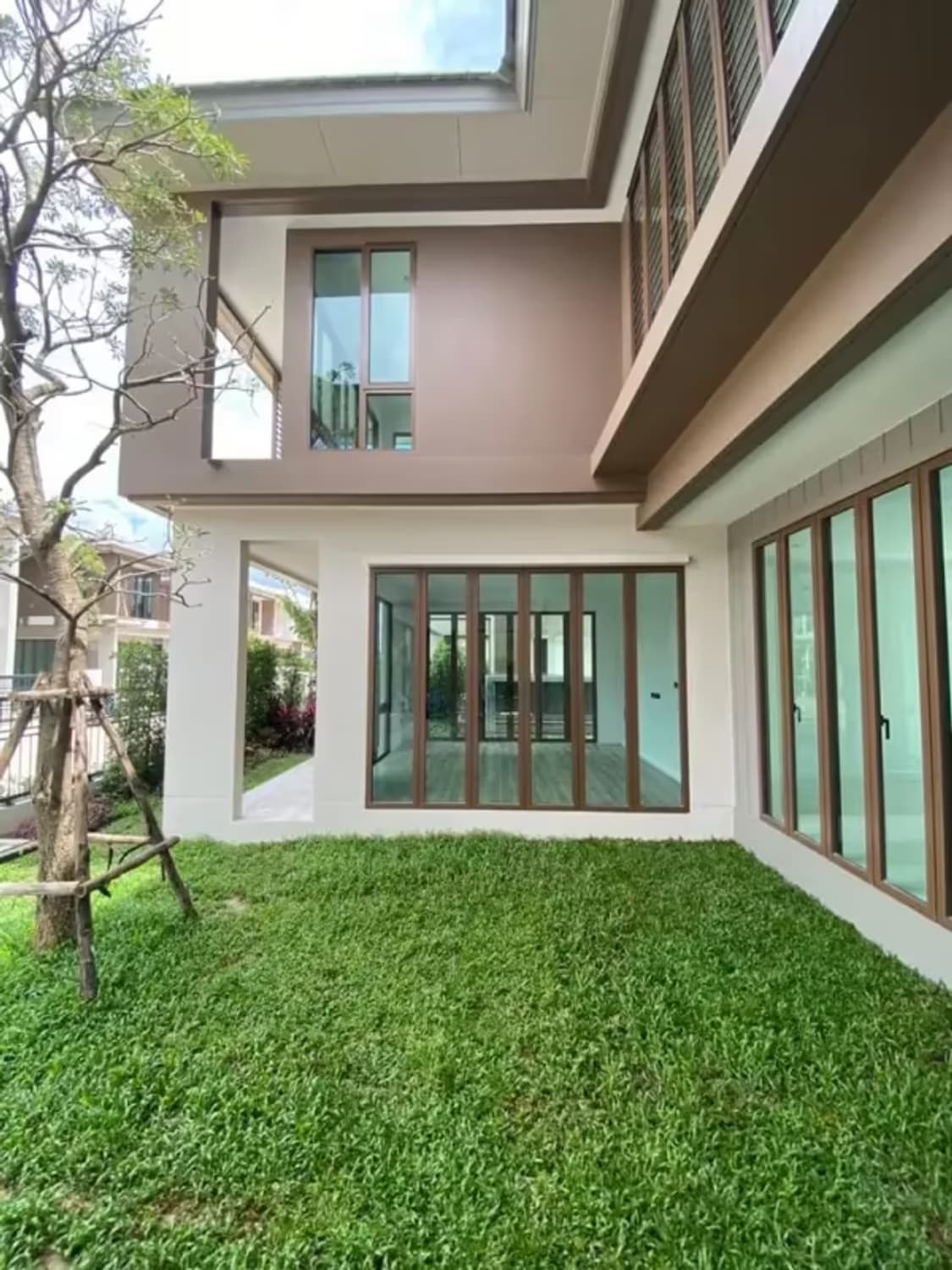 4 Bedroom House - Image 4