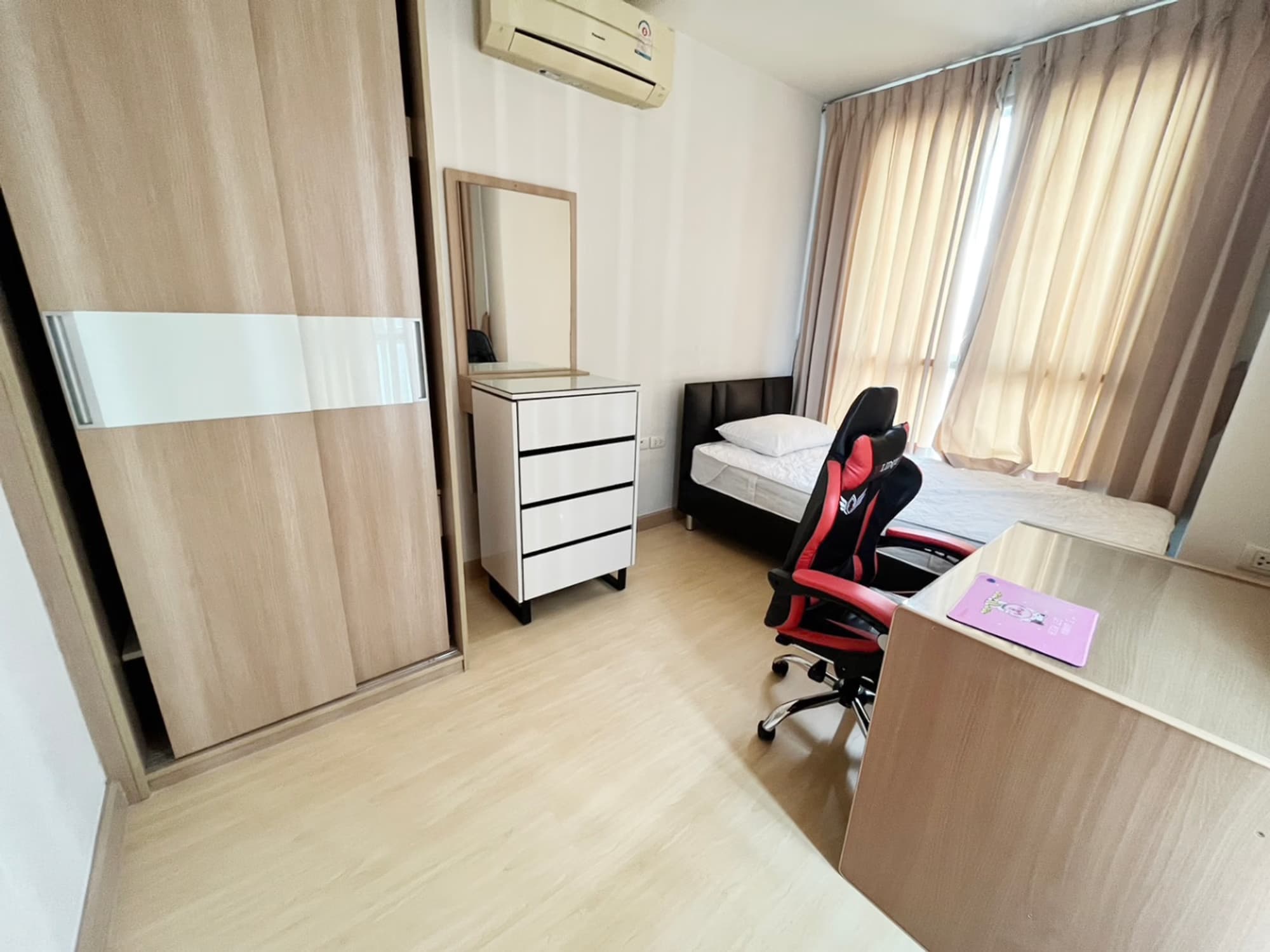 2 Bed Condo for Rent in Huai Khwang - Image 5
