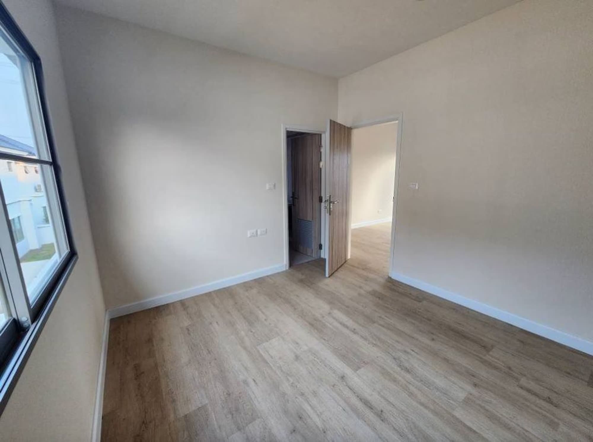 4 Bedroom House - Image 8