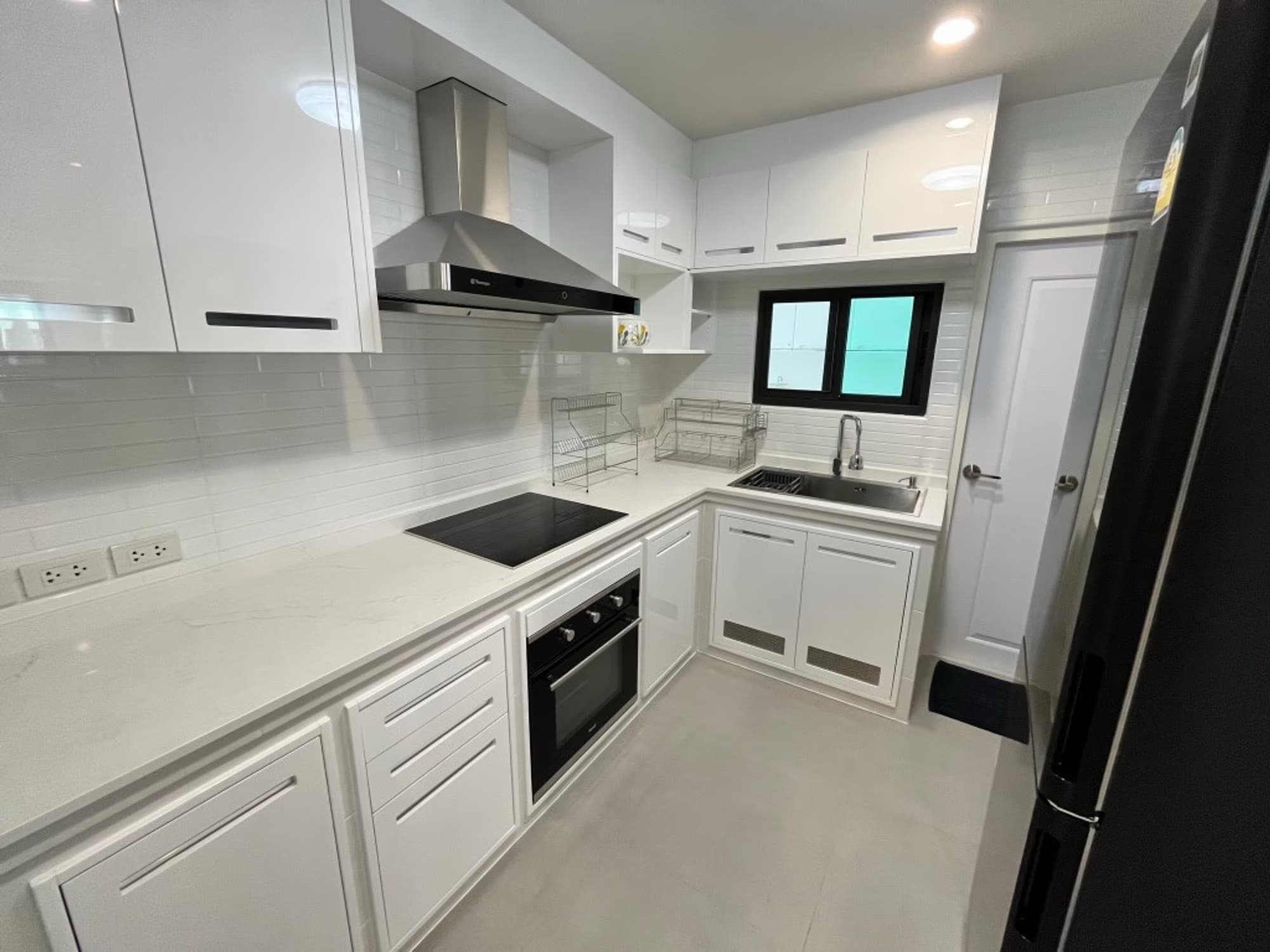 4 Bedroom House - Image 7