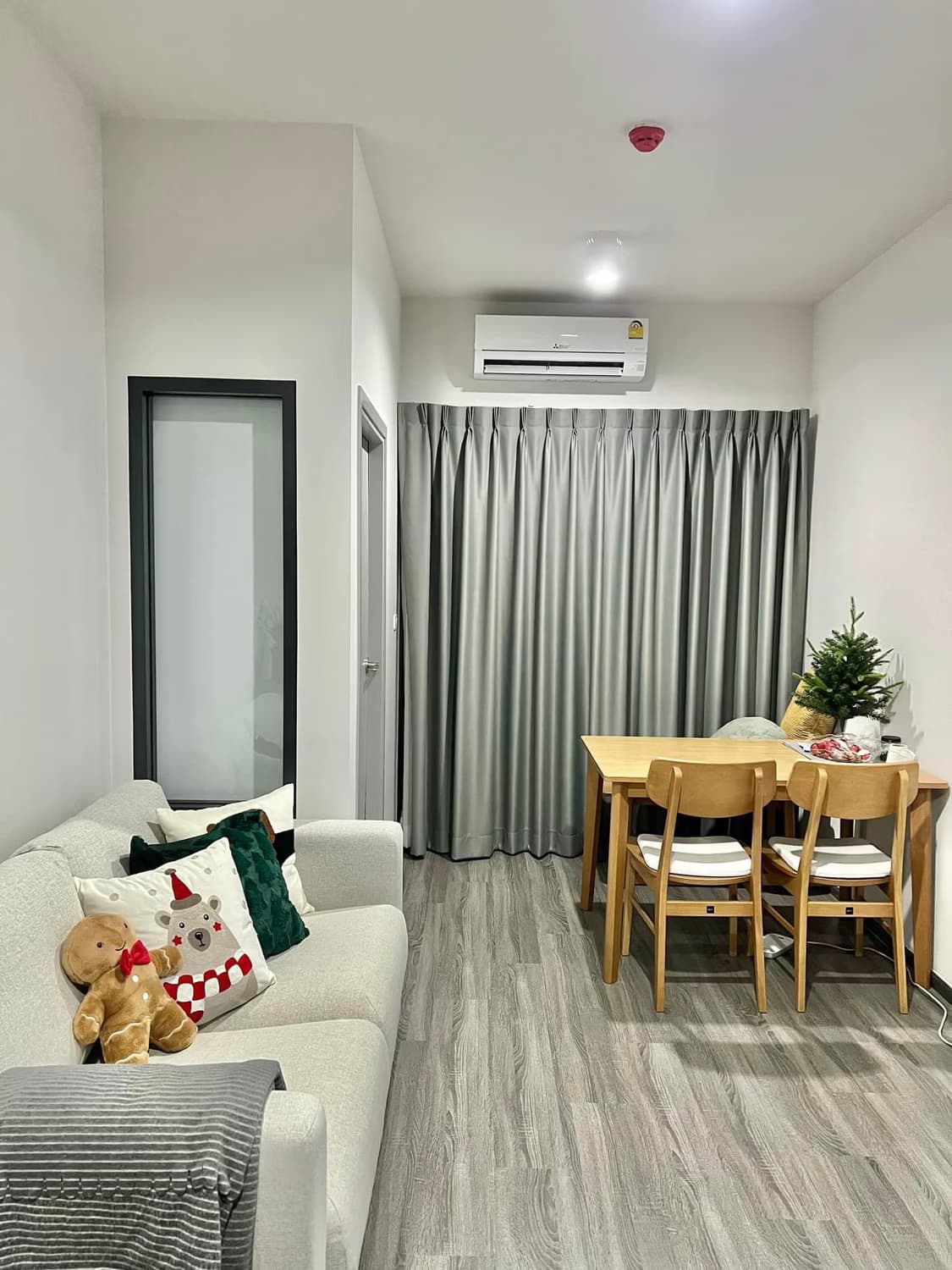 1 Bed Condo for Rent in Bang Rak - Image 2