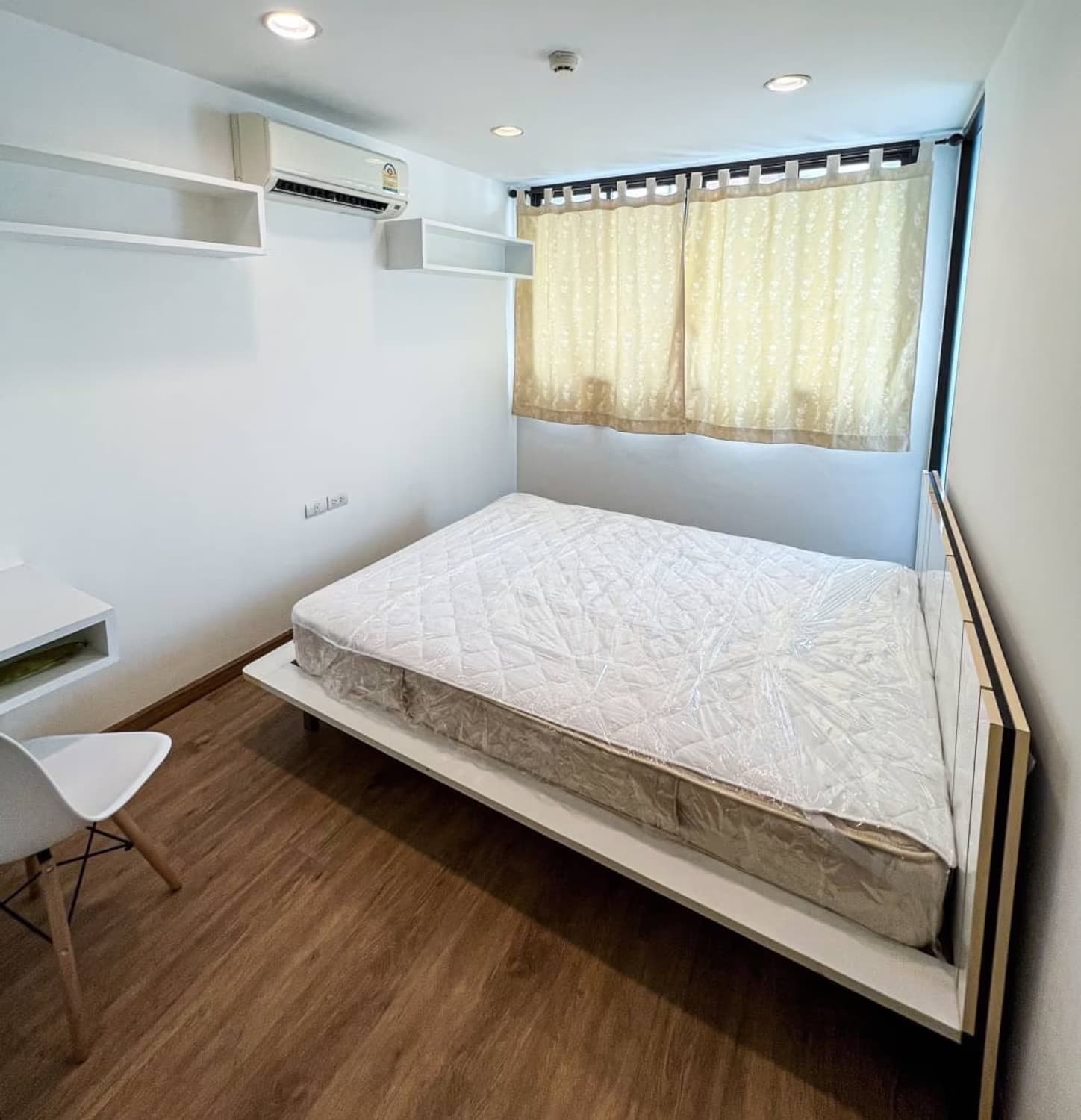 1 Bed Condo for Sale in Khlong San - Image 5