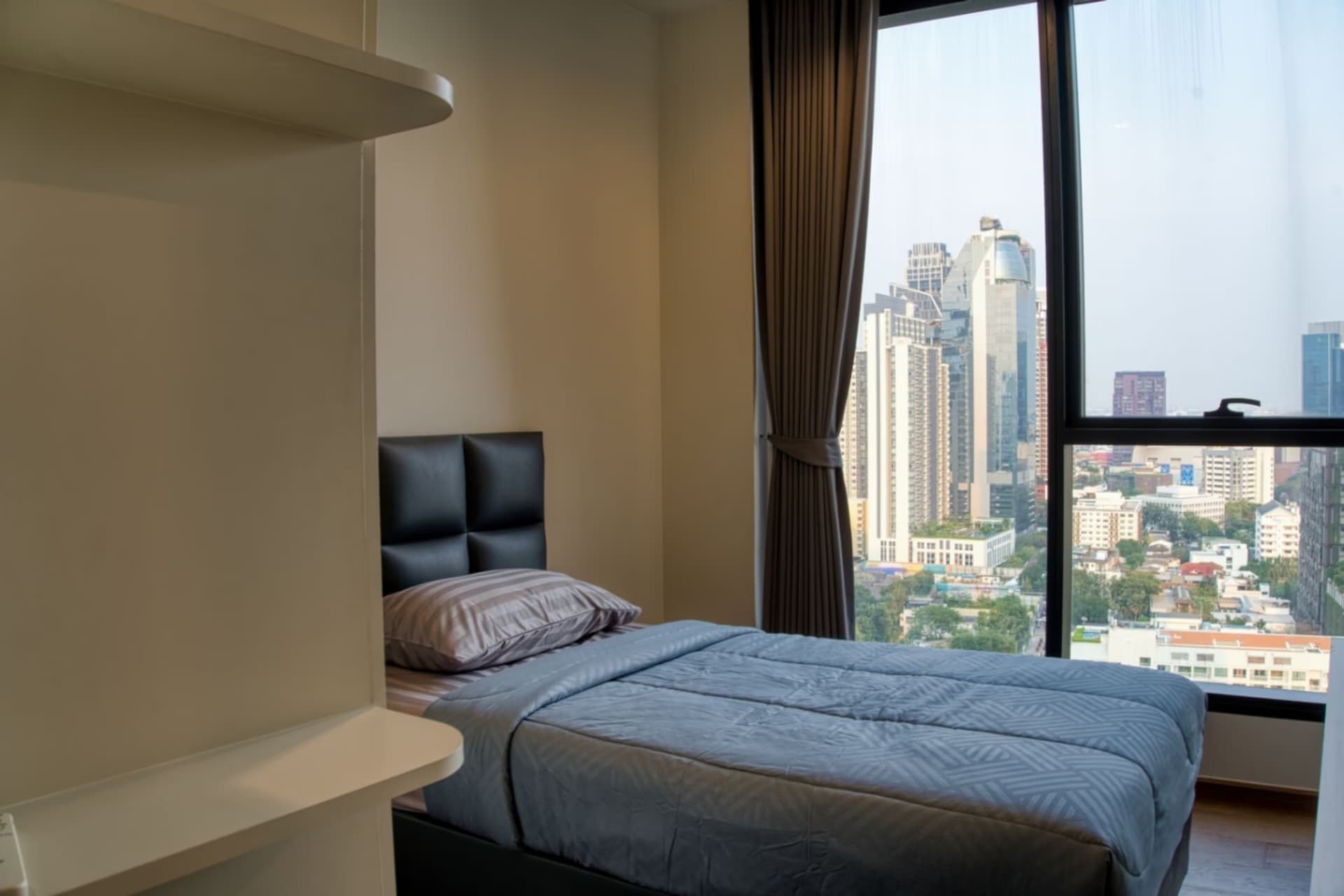2 Bed Condo for Rent in Khlong Toei - Image 9