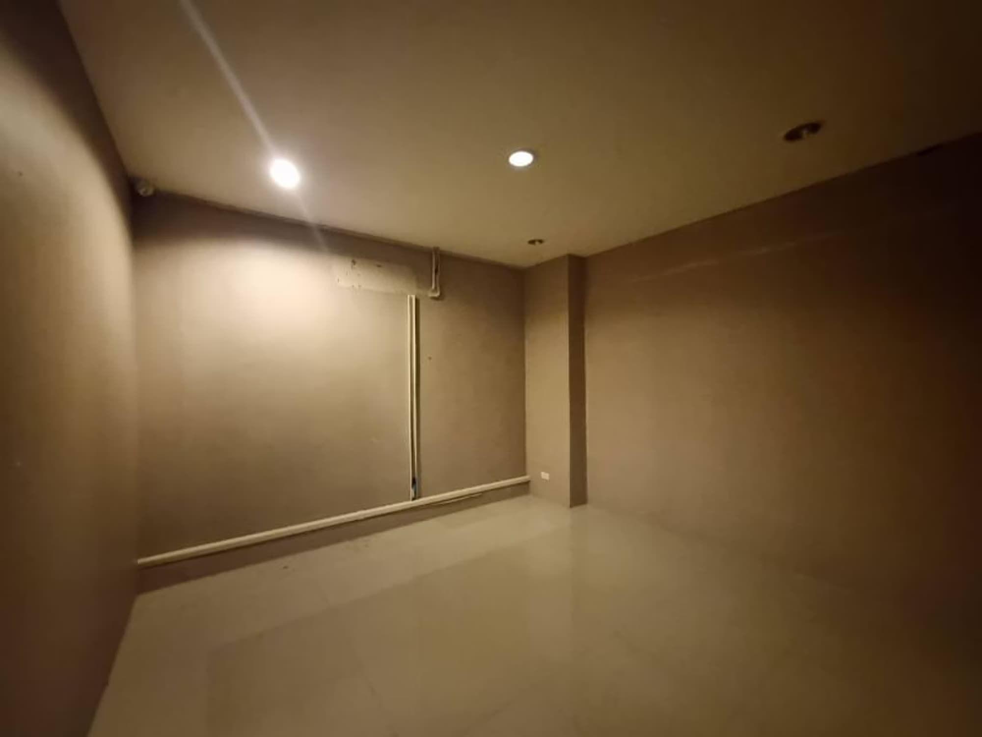 Commercial for Rent in Khlong Toei - Image 14