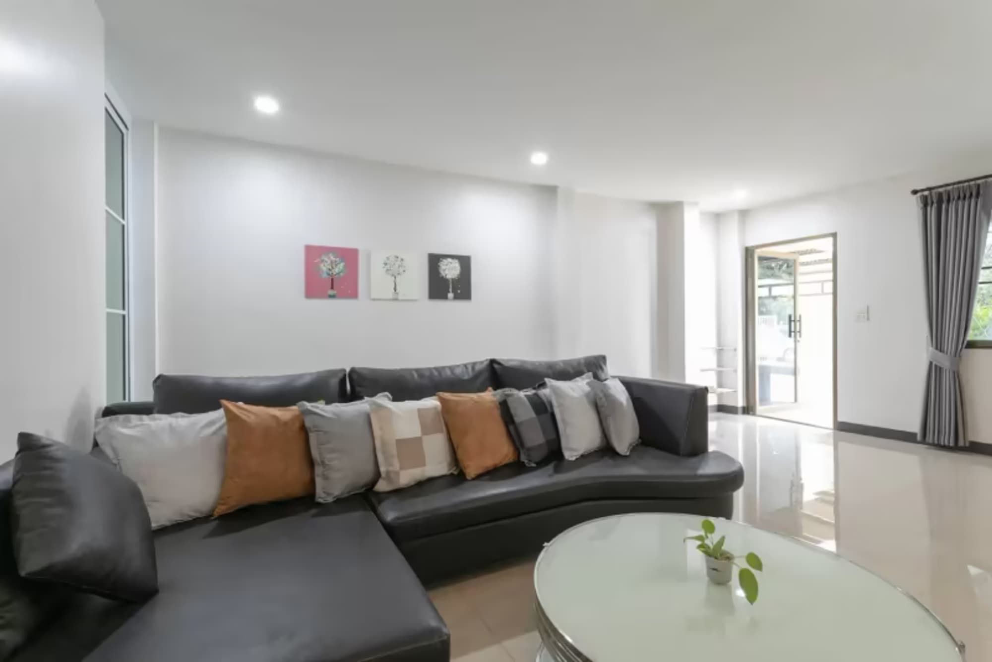 2 Bedroom House - Image 15
