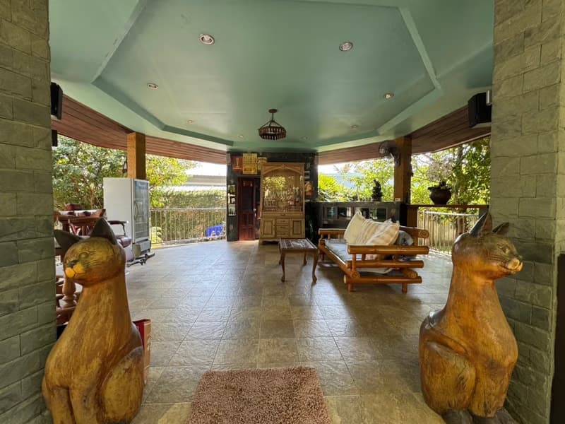 6 Bed House for Sale in Hang Dong District