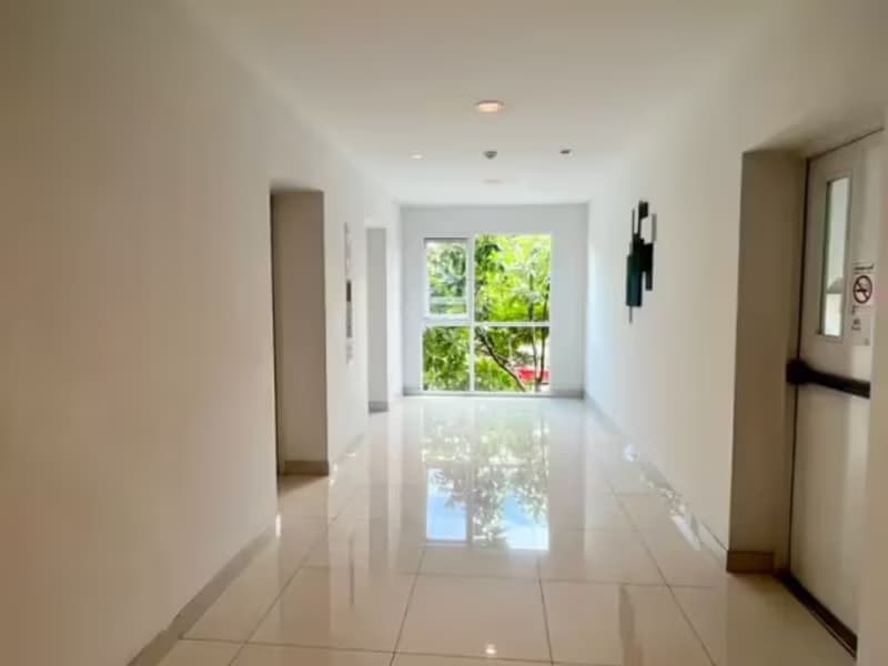 1 Bedroom Condo
